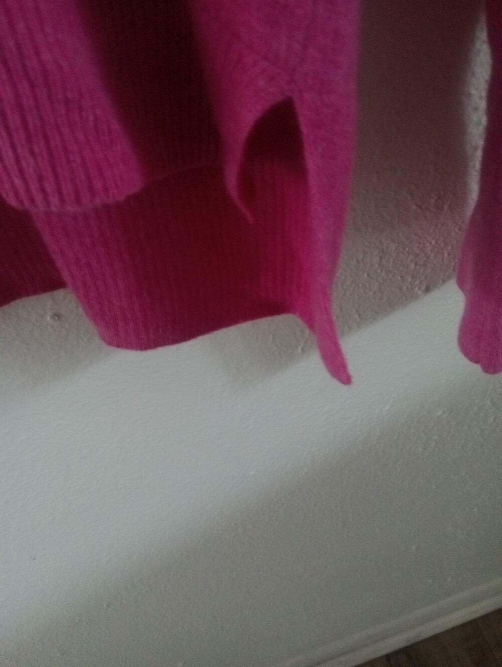 TAHARI 100% Cashmere Dusty Rose V-Neck Sweater | M - Picture 5 of 9